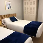 Unique アパート *